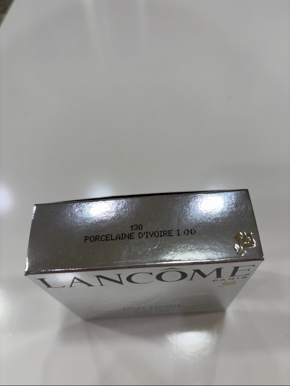Lancôme Dual Finish Powder/ Foundation Compact in Silver - Picture 2 of 5